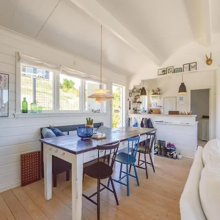 Holiday home Three-bedroom Holiday In Holbak *