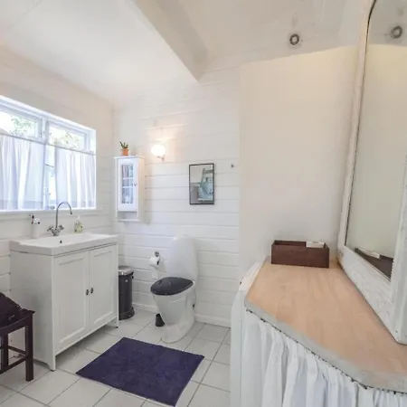 Holiday home Three-bedroom Holiday In Holbak Holbaek