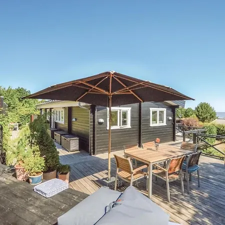 Semesterbostad Three-bedroom Holiday In Holbak