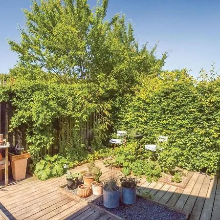 Semesterbostad Three-bedroom Holiday In Holbak